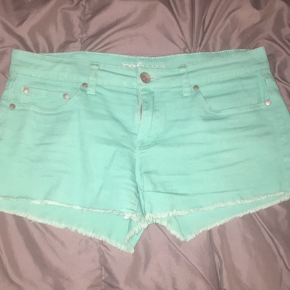 Super cute! Refuge teal shorts - Picture 1 of 2